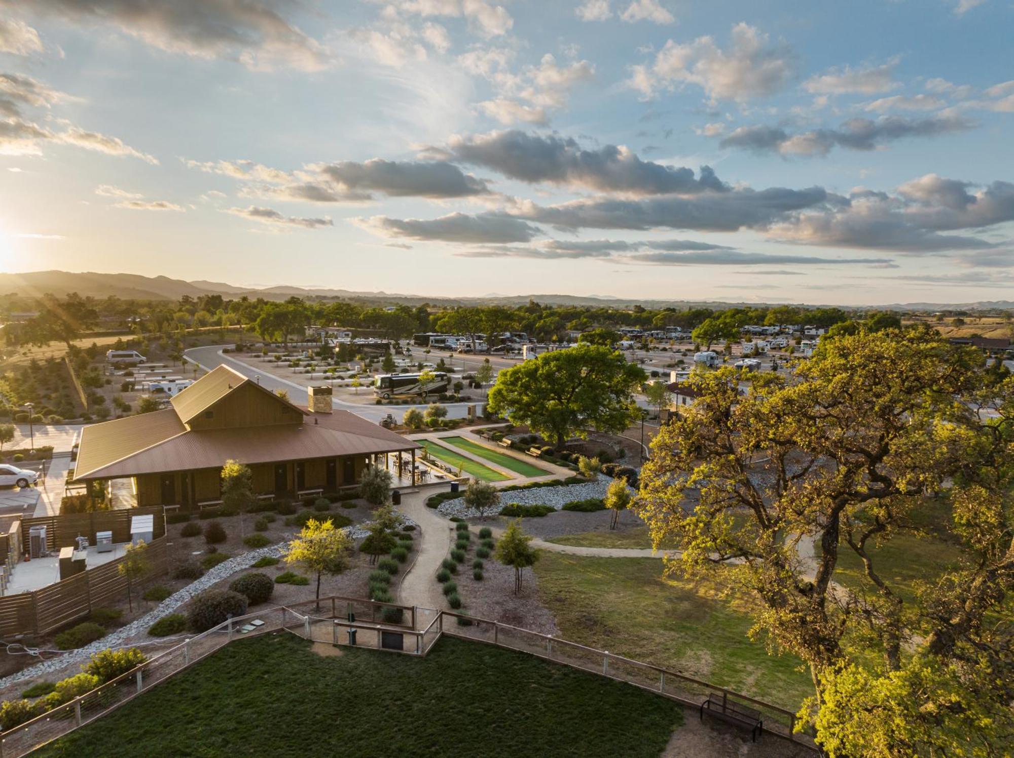 Hotel Sun Outdoors Paso Robles Esterno foto